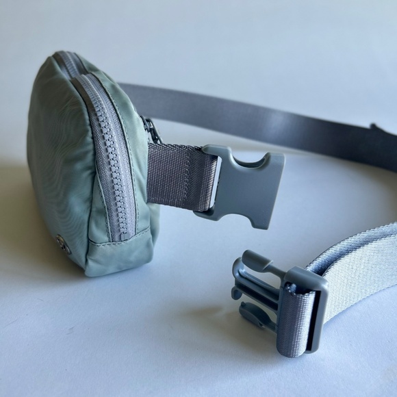 Lululemon Olive Green Nylon belt Bag One Size - Picture 5 of 10